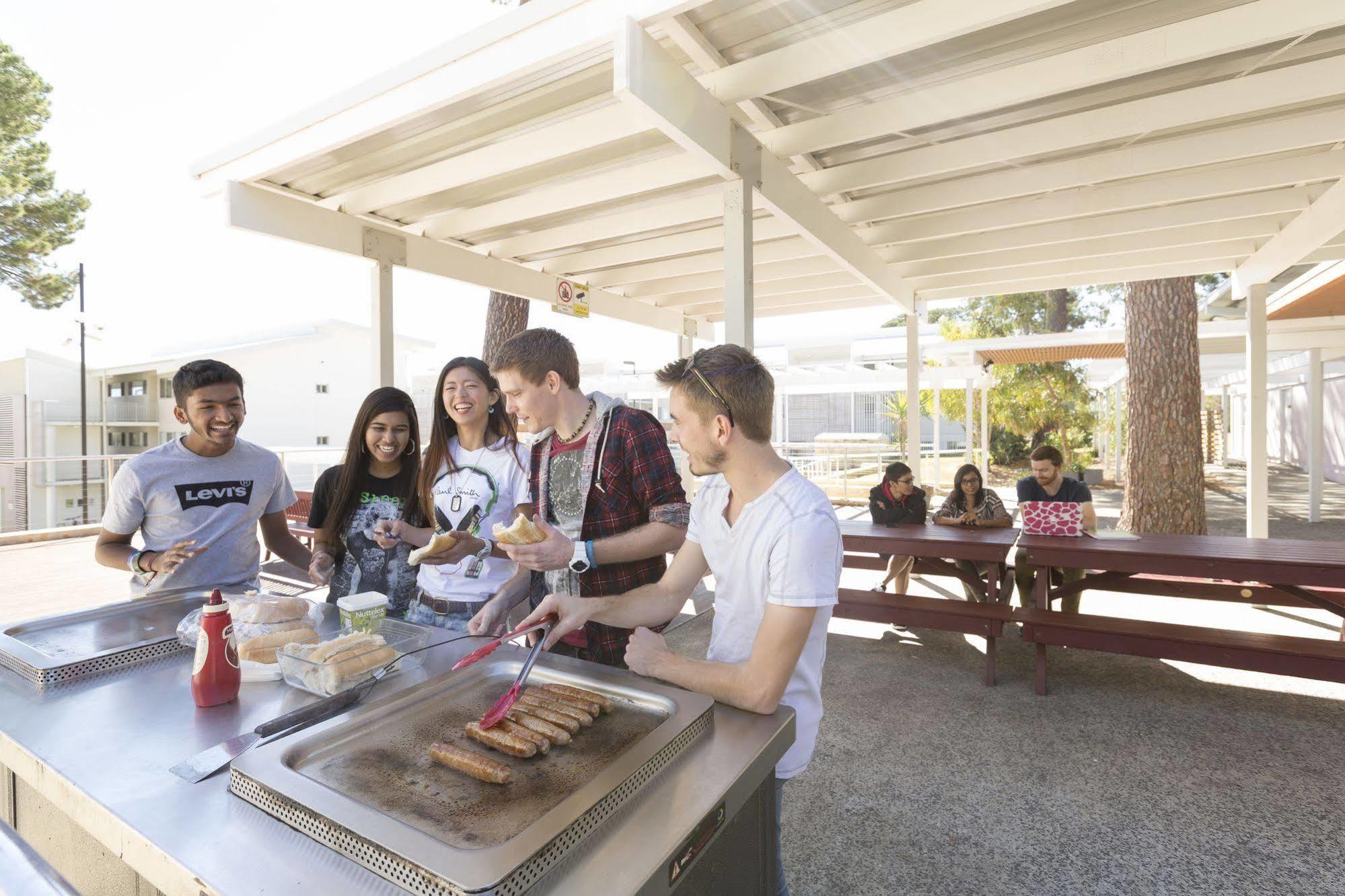 Murdoch University Village Exterior photo